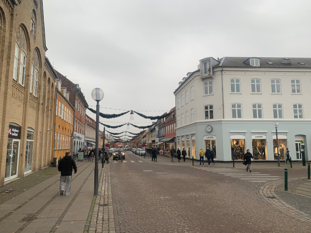 Butikkerne i Kge Midtby fr lidt bedre vilkr til at skabe en god juleomstning end butikkerne andre steder i kommunen. 