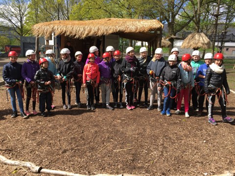 40 elever p� klatretur