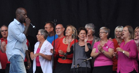 Gospel kor p� scenen