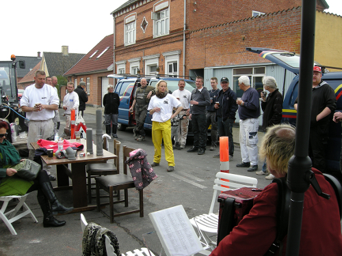 Der var god stemning p� Lindevej i Borup hvor Borup Kino har til huse.