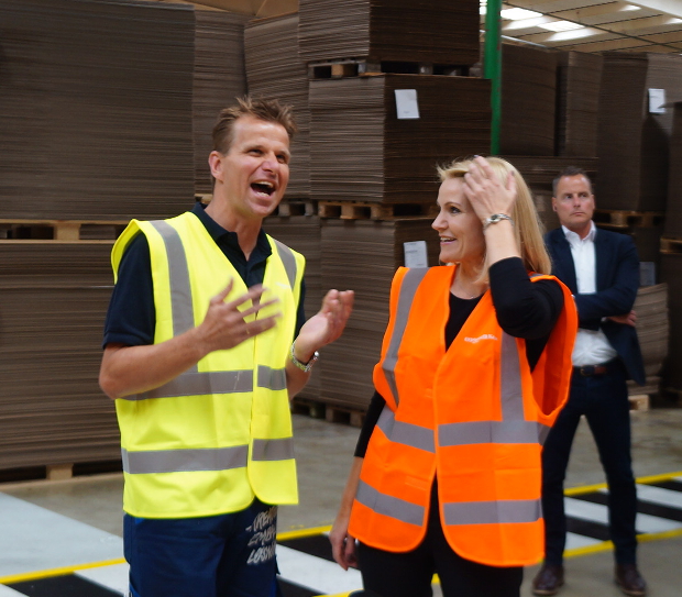 Henrik Stub Petersen forklarede levende, hvad der blev fabrikeret og svarede beredvilligt p� de sp�rgsm�l Helle Thorning Schmidt havde