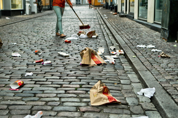 Der er altid en del affald efter Køge Festuge. Billedet er fra Aarhus.