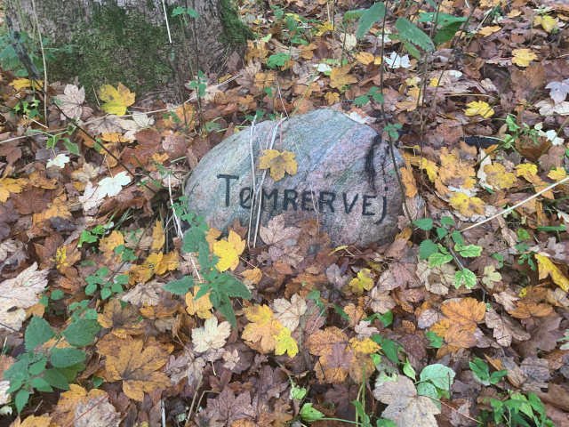 Tømmervej starter som Tømmervej og ender som Tømrervej. Eller omvendt.